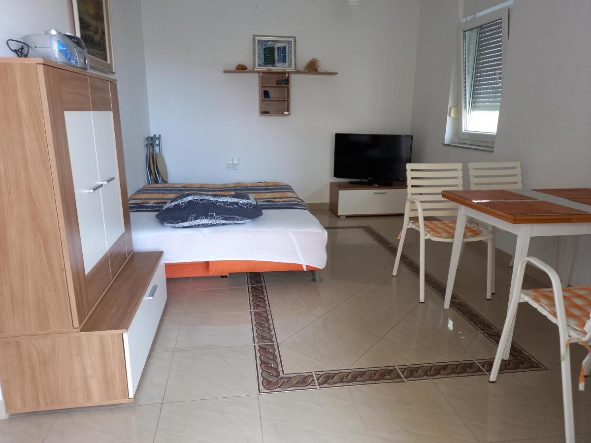 Apartments President Novalja Bagian luar foto
