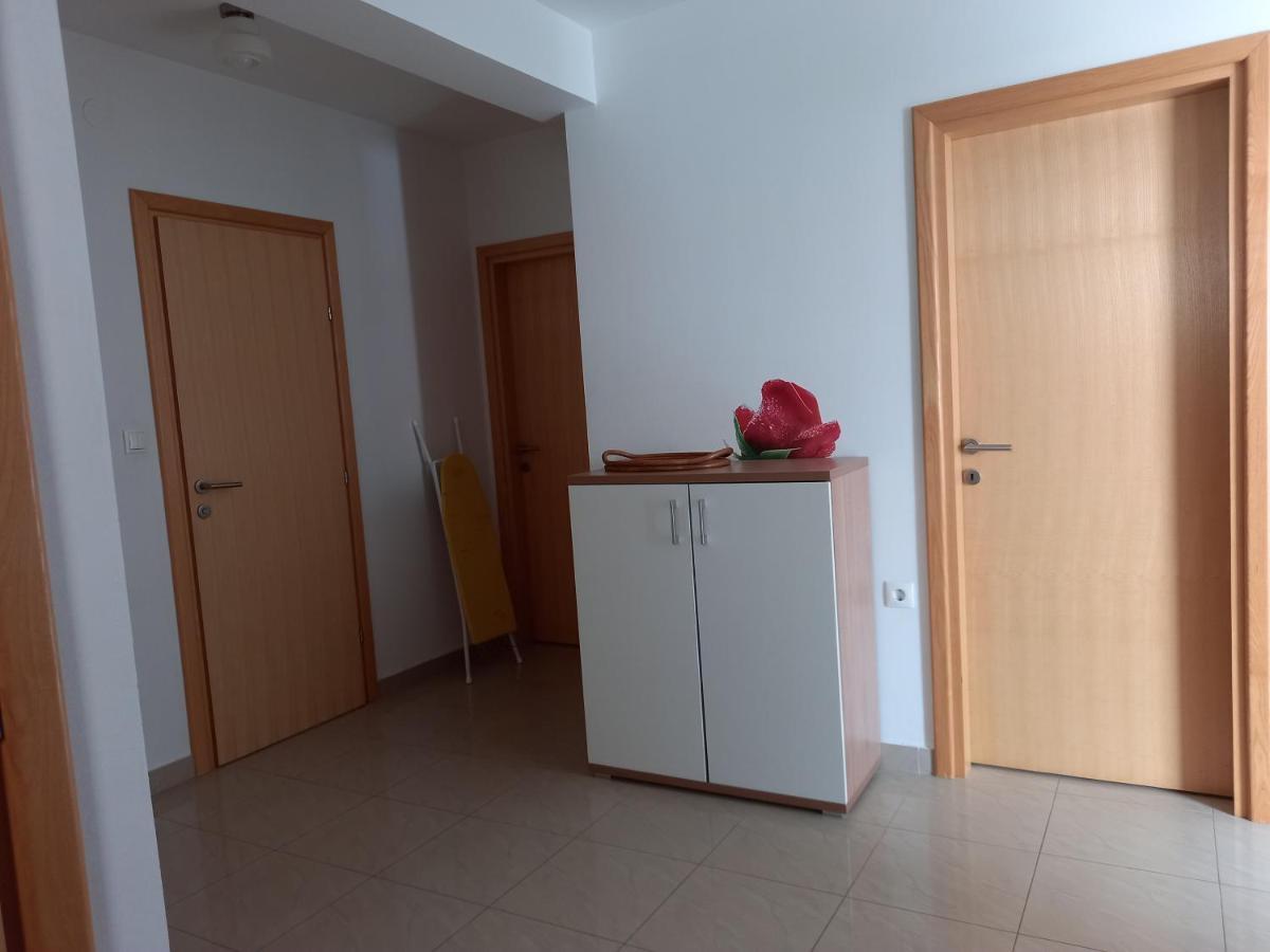 Apartments President Novalja Bagian luar foto