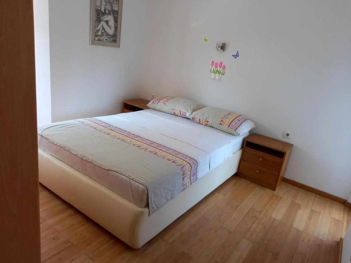 Apartments President Novalja Bagian luar foto