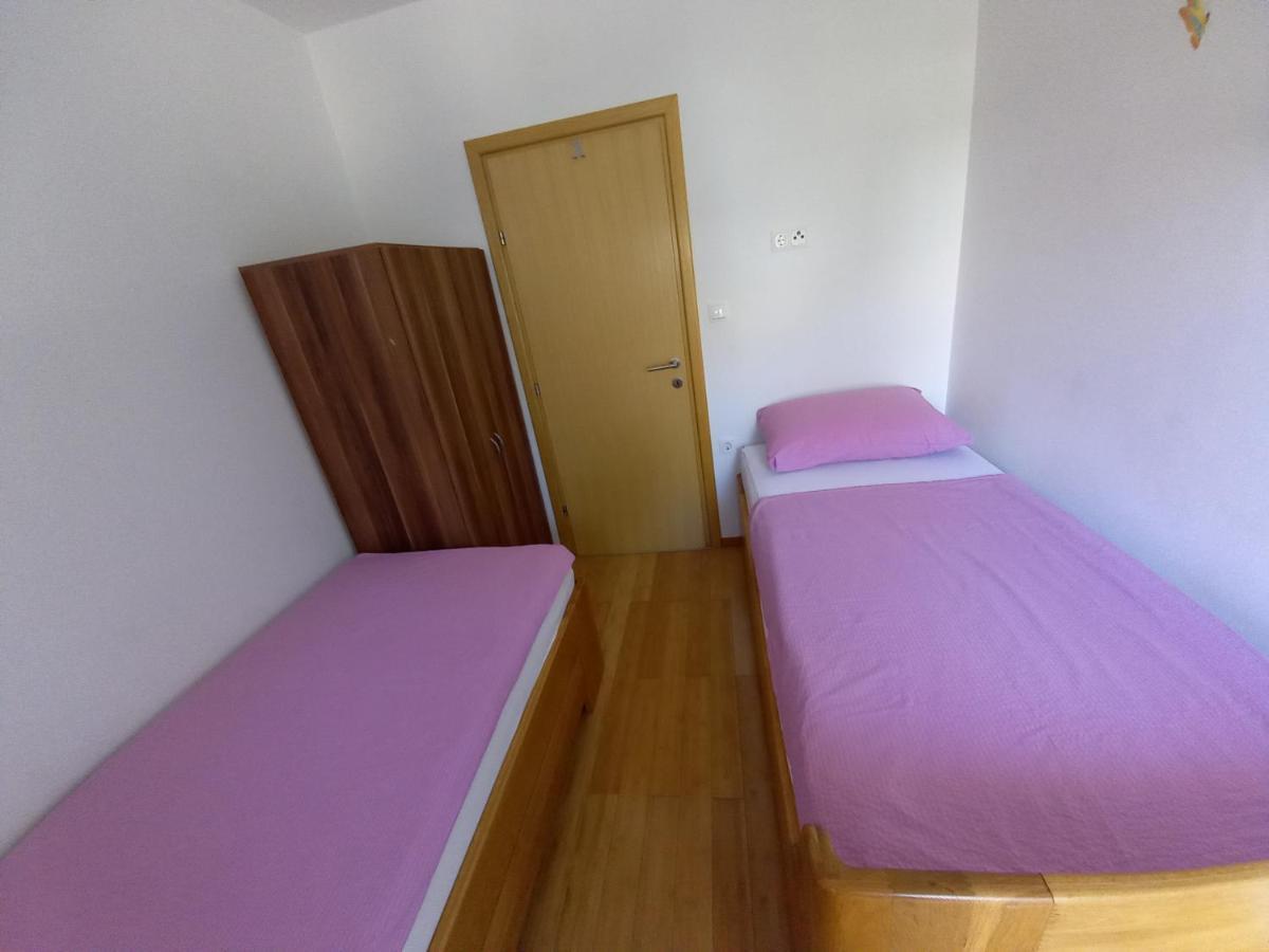 Apartments President Novalja Bagian luar foto