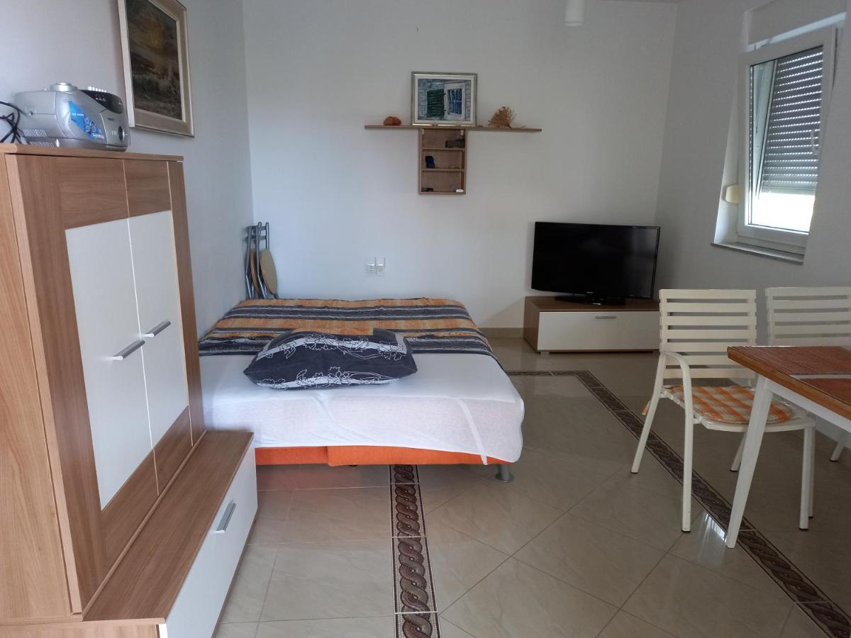 Apartments President Novalja Bagian luar foto