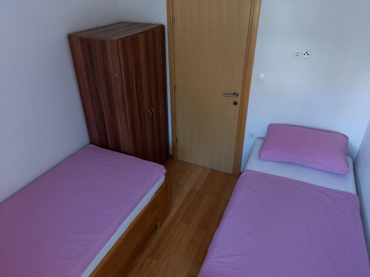 Apartments President Novalja Bagian luar foto
