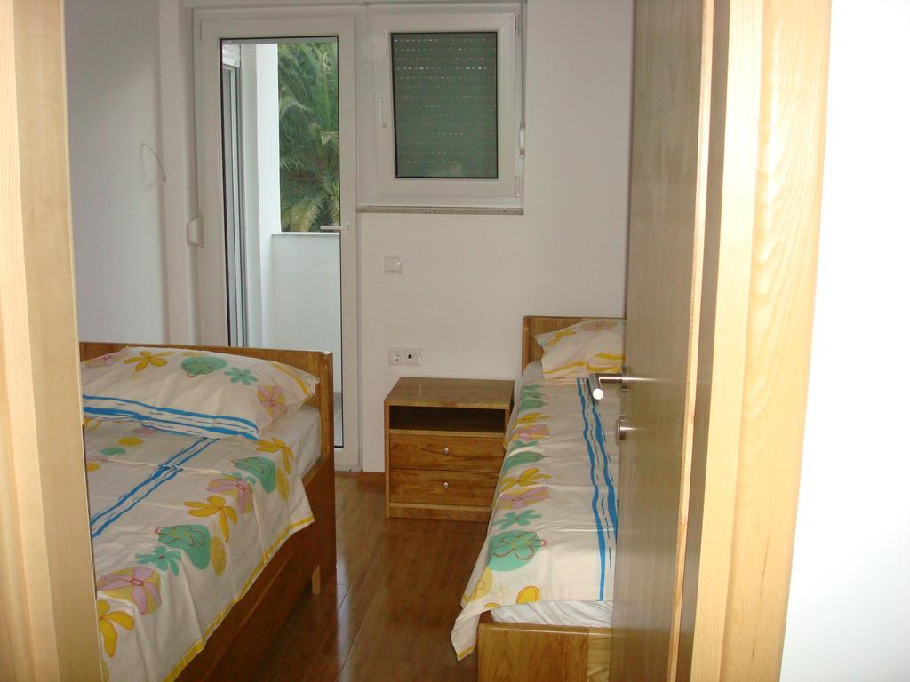 Apartments President Novalja Bagian luar foto