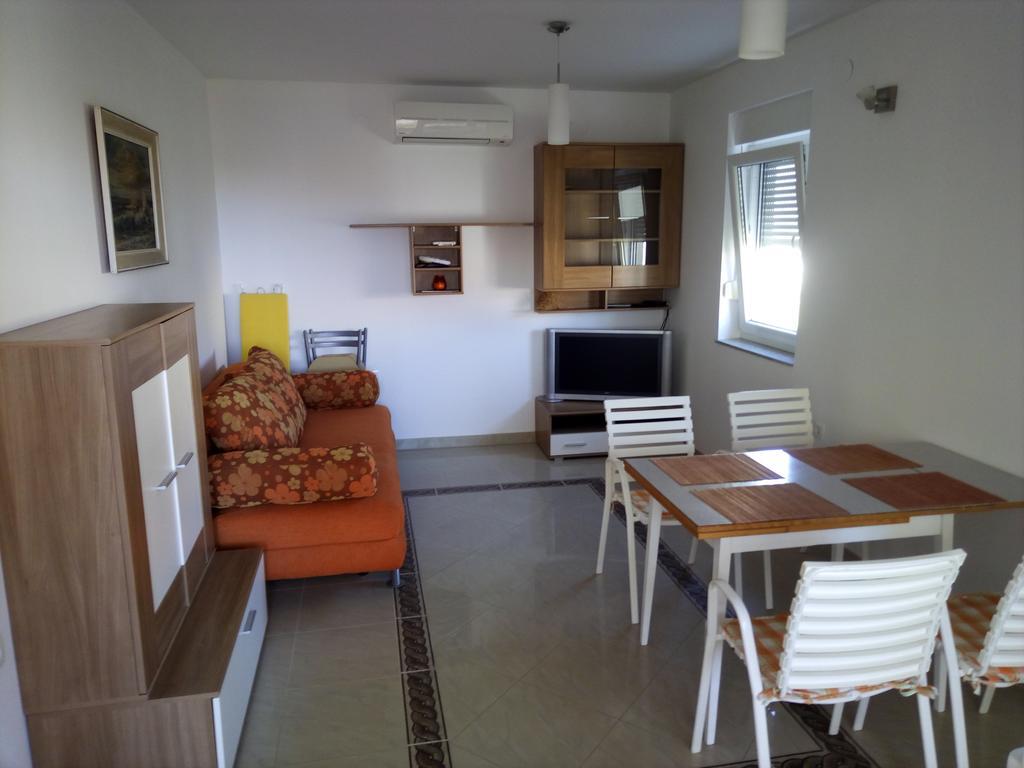 Apartments President Novalja Bagian luar foto