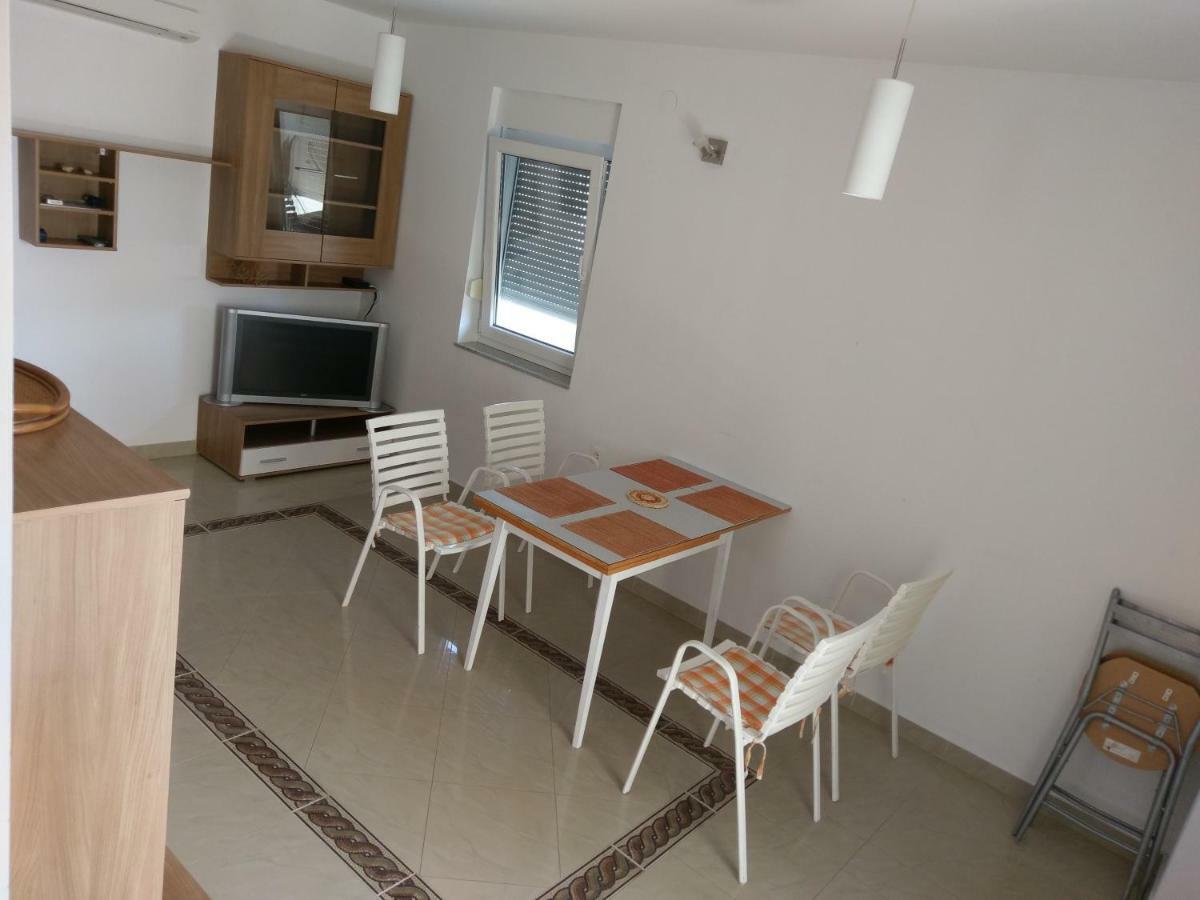 Apartments President Novalja Bagian luar foto