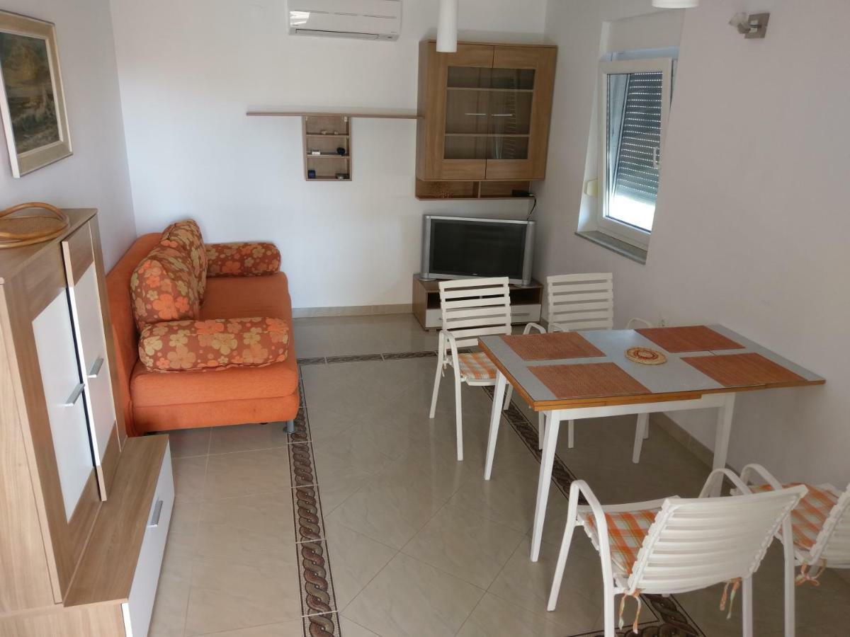 Apartments President Novalja Bagian luar foto