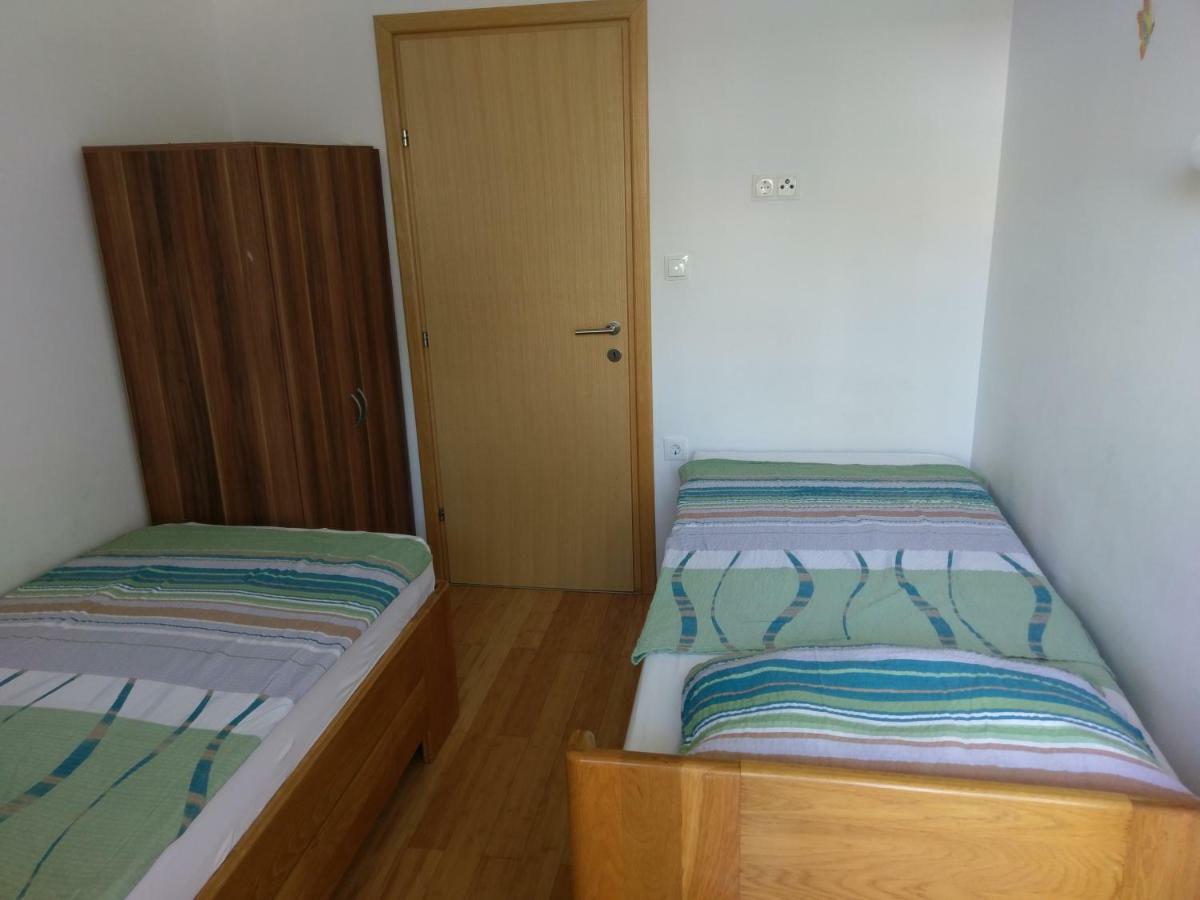 Apartments President Novalja Bagian luar foto