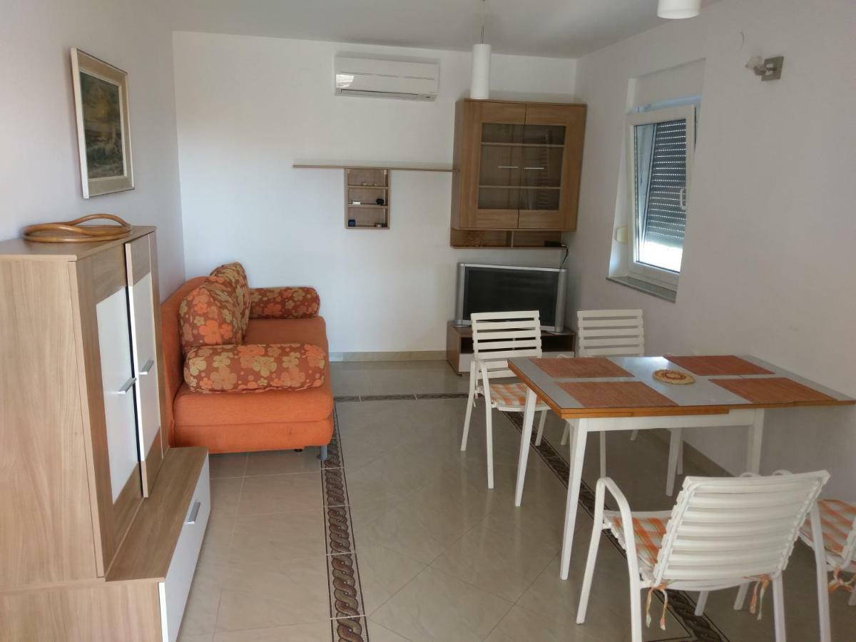 Apartments President Novalja Bagian luar foto